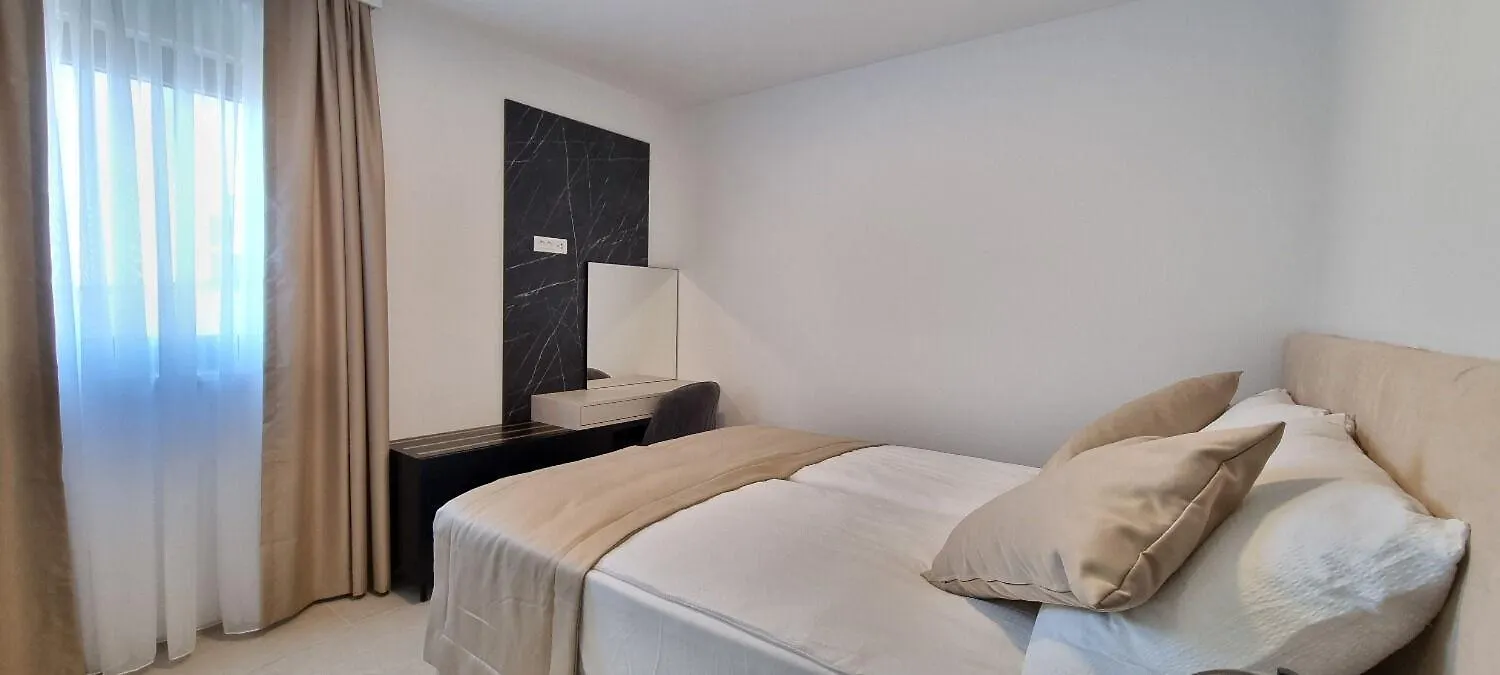Apartments Mark 2 - 100 M From Sea Medulin