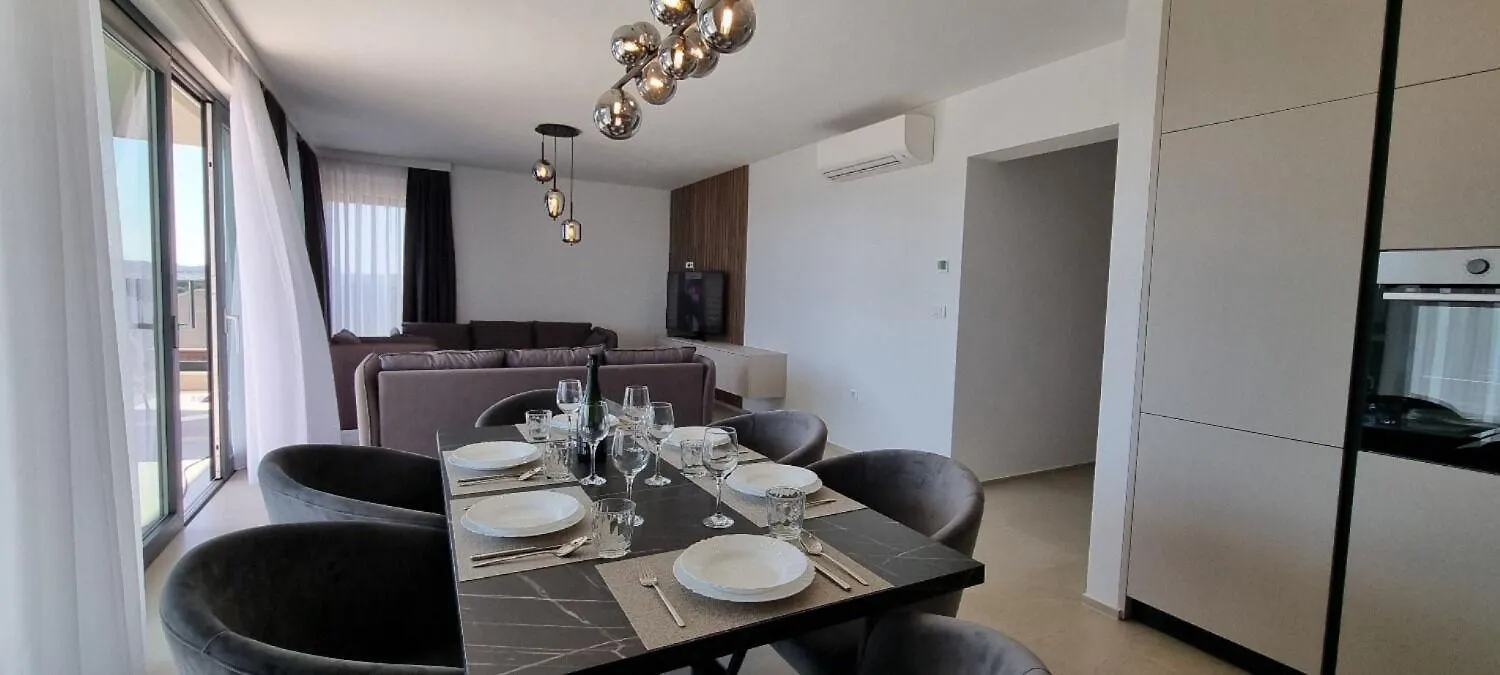 Apartments Mark 2 - 100 M From Sea Medulin 0*,  Croacia